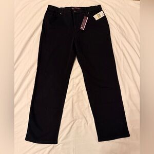 Gloria Vanderbilt Amanda Black Slimming Jean Size 14 SHORT